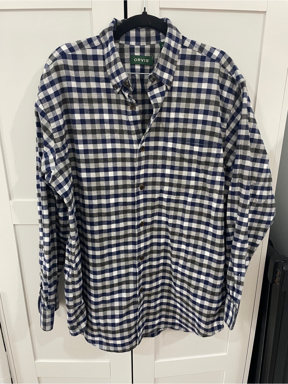 Orvis Men's Blue and White Check Luxury Flannel Button-Down Shirt